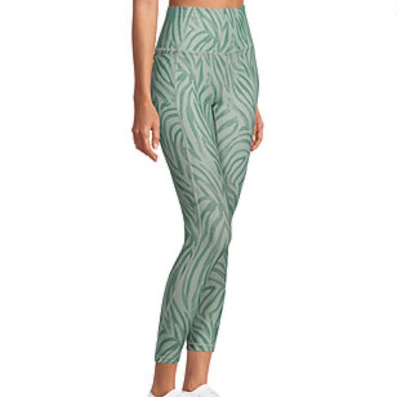 Xersion Light Green Zebra Train Women's High Rise Quick Dry 7/8 Ankle Leggings - Picture 3 of 9